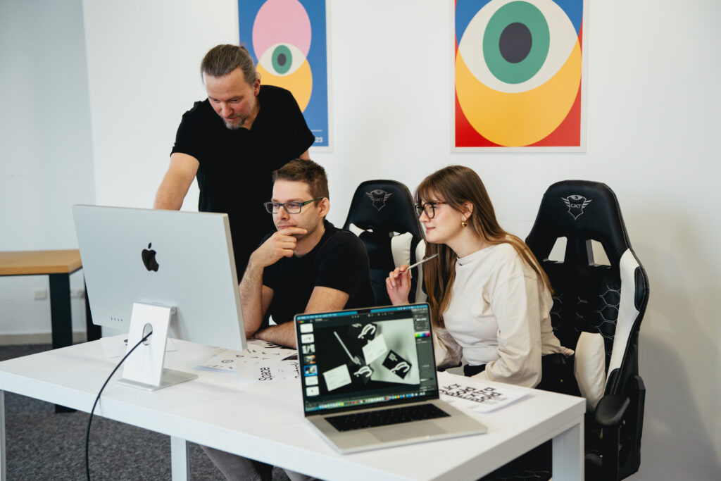 Zespół kreatywny RE Agency specjalizujący się w marketingu inwestycji deweloperskich